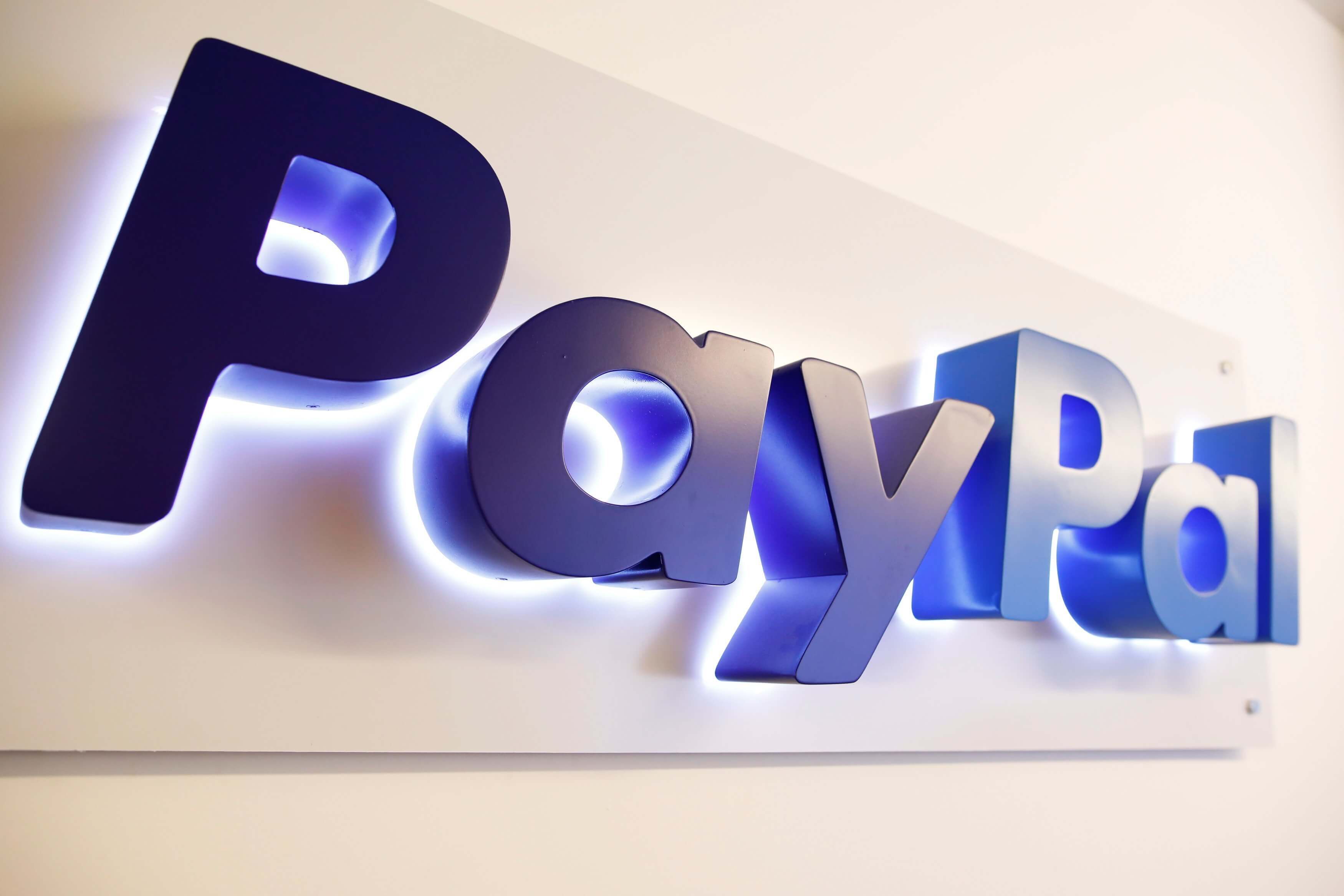 Transferir Dinero de PayPal a la Cuenta Del Banco 2023  RETIRAR DINERO de  PayPal FACIL  YouTube